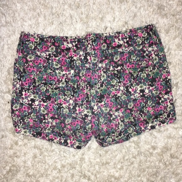 American Eagle Floral Shorts! - Picture 4 of 5